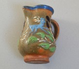 Vas ceramic glazurat decorat cu scena de vanatoare