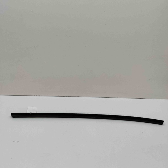 Chedar geam ușă dreapta spate AUDI E-TRON GT 2023 OEM: 4J3839476C