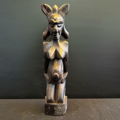 Statuetă decorativă din lemn &ndash; China (23,5 cm)