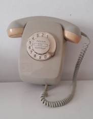 telefon vechi de perete foto