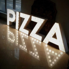 Litere volumetrice LED, text iluminat LED "PIZZA"
