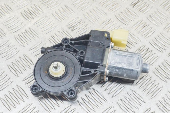 Motor macara geam ușă dreapta spate LAND ROVER RANGE ROVER IV L405 2017 OEM: 0130822783,E840368002 13318863