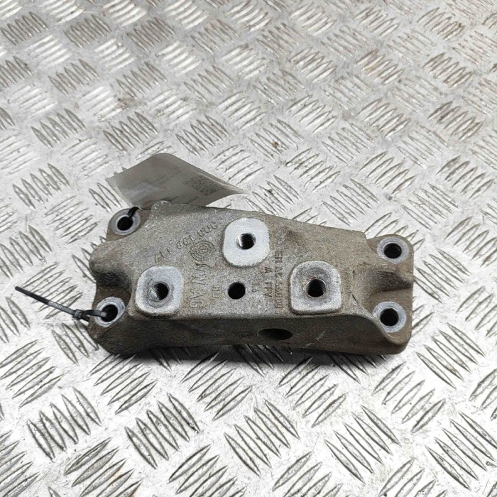 Suport cutie de viteze SKODA SUPERB III 3V3 2018 OEM: 3Q0199117