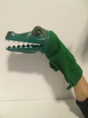 Crocodil jucarie veche marioneta papusa pe mana, cap plastic, vintage foto