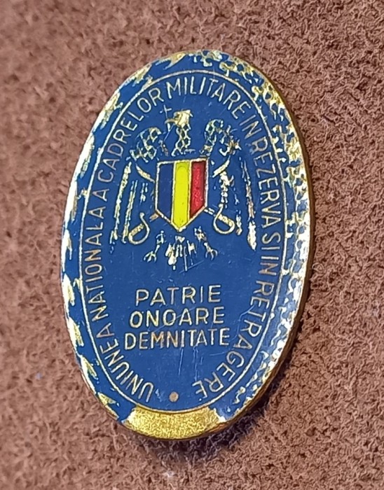 Insigna militara - UNIUNEA NATIONALA a CADRELOR MILITARE in REZERVA si in RETRAGERE