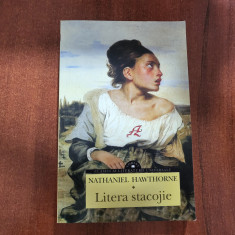 Litera stacojie de Nathaniel Hawthorne