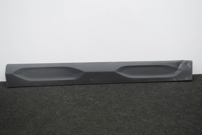 Bandou inferior ușă dreapta față BMW X2 F39 2019 OEM: 7421440 11326454
