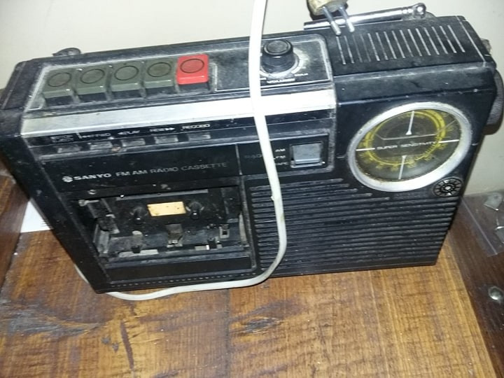 radio casetofon SANYO Vechi,,stare cum se vedeT.GRATUIT | arhiva Okazii.ro