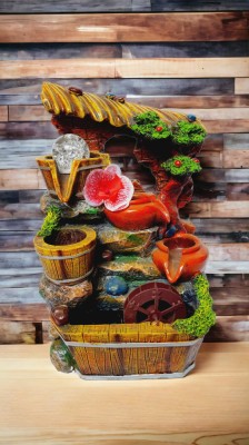 F&amp;acirc;nt&amp;acirc;nă arteziană model cascadă foto