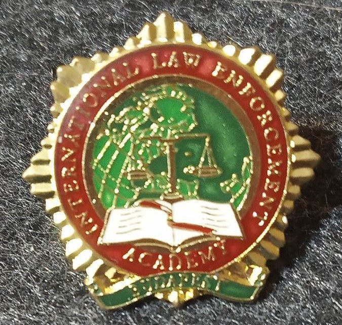 Insigna pin - Academia Internaționala de aplicare a legii, Budapesta