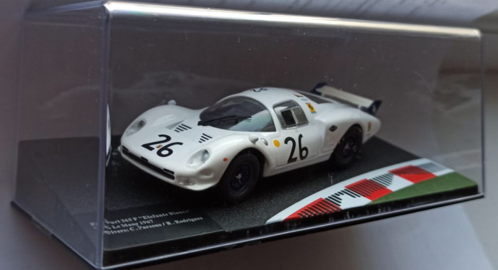 Macheta Ferrari 365 P &quot;Elefante Bianco&quot; 24h Le Mans 1967 - IXO/Altaya 1/43
