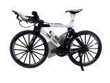 Bicicleta din metal alba 1:18