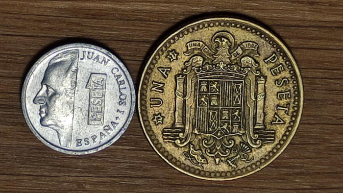 Spania -set de colectie- doua bijuterii de monede 1 peseta 1977 + 1990 f f mica!