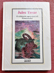 O calatorie spre centrul Pamantului. Colectia Adevarul Nr. 13 - Jules Verne foto