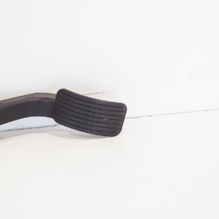Pedala de accelerație PEUGEOT 3008 2013 OEM: 86ET211439655H 3389892