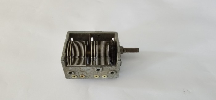 CONDENSATOR VARIABIL KOPT , ELECTRONICA .