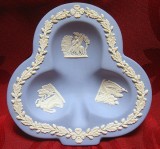 SCRUMIERA PORTELAN ENGLEZESC WEDGWOOD BLUE JASPERWARE 11.7 CM