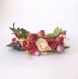 Cumpara ieftin Coronita din flori artificiale multicolore
