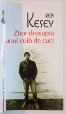 ZBOR DEASUPRA UNUI CUIB DE CUCI de KEN KESEY , 2013 foto