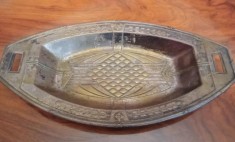 Tavă Art Nouveau din alamă argintată din 1900