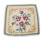 FATA DE PERNA VINTAGE DECORATIVĂ, LUCRATA SI CUSUTA MANUAL