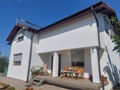 Casa de vacanta P+M,anexa de exploatatatie agricola