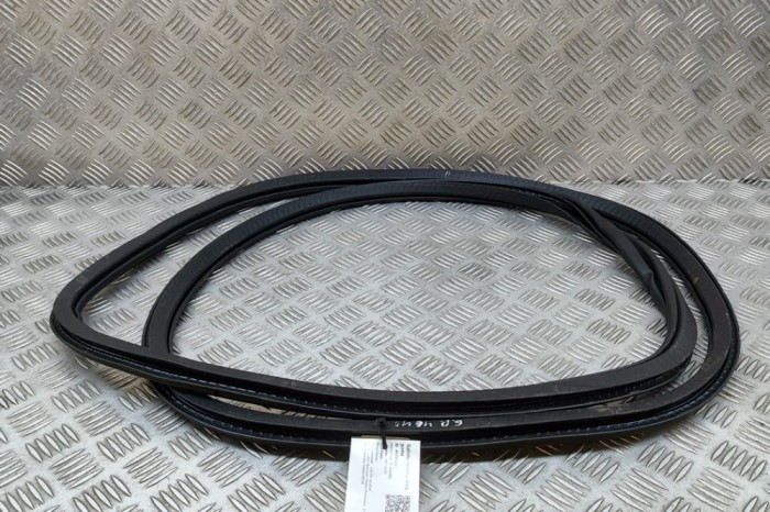 Garnitura ușă dreapta spate VOLVO XC90 II 2021 OEM: 31457674 | 27977359