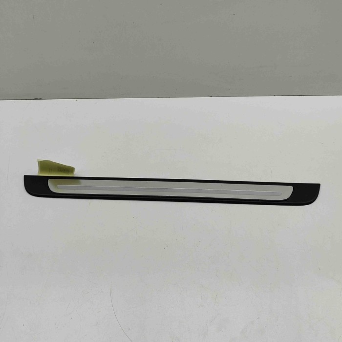 Ornament prag st&acirc;nga față AUDI Q4 SUV F4B 2024 OEM: 8V4853491P,8V4853491Q,8V4853491R,8V4853491S