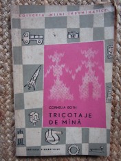 TRICOTAJE DE MANA DE CORNELIA BOTH