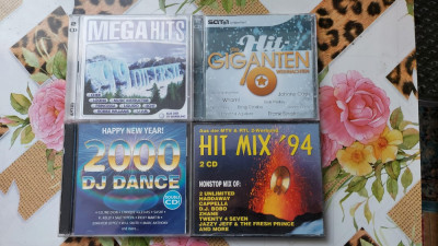 CD MEGA HITS , HIT MIX ,DJ DANCE ,LOT 4 CD-URI CU CATE 2 CD-URI IN INTERIOR . foto