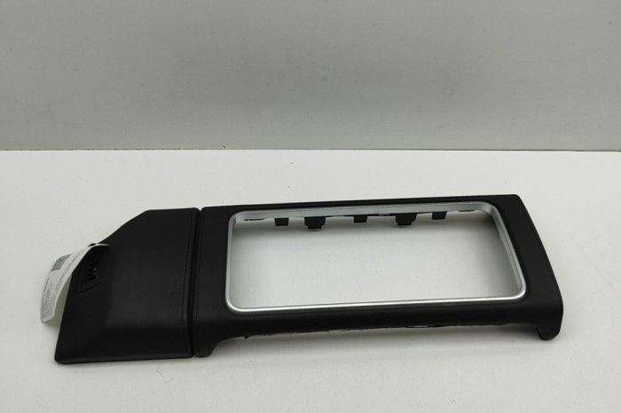 Ornament capac ecran navigație LAND ROVER RANGE ROVER IV L405 2018 OEM: JK52-04268-G,JK52-04268-GA8PVJ | 32080286