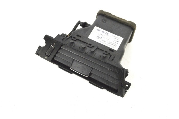 Gura de ventilație planșa de bord BMW 3 Coupe E92 2007 OEM: 64229151167,9151167 11463242