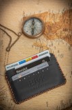 Cumpara ieftin Portcard din Piele Naturala Cusut Manual Remus Personalizabil , Suport Carduri Plat, Diverse Culori