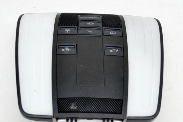 Iluminare interioară MERCEDES-BENZ E W212 2010 OEM: 28110334,A2C53375085,A0128206610,A2129064301,A2C53250704 12218506