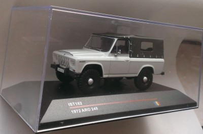 Macheta Aro 240 1972 - IST Premium 1/43 foto