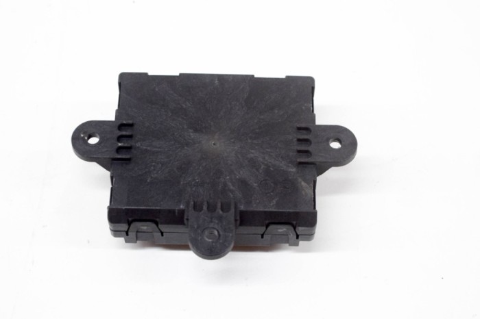 Modul de control ușă dreapta spate LAND ROVER DISCOVERY SPORT L550 2016 OEM: GJ32-14D620-BA 14558838