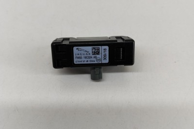 Amplificator de antena JAGUAR F-PACE X761 2020 OEM: FW93-19C024-AB 24588021 foto