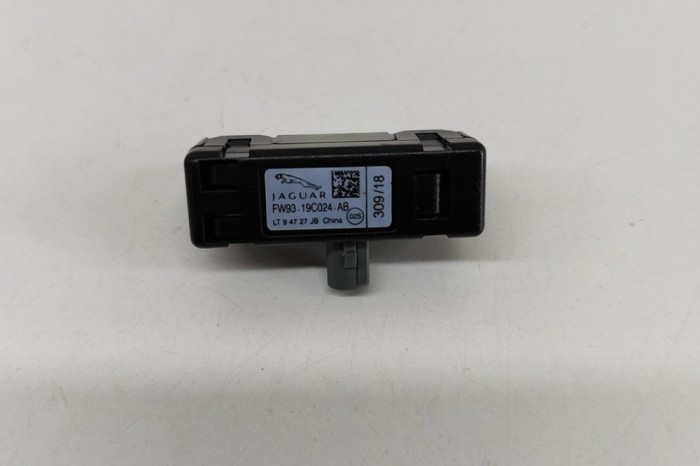 Amplificator de antena JAGUAR F-PACE X761 2020 OEM: FW93-19C024-AB 24588021
