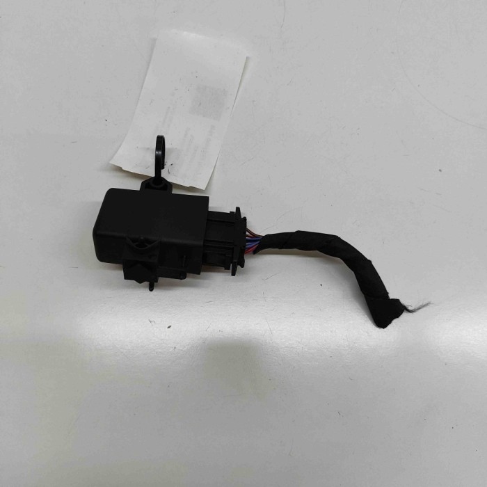 Releu &icirc;ncălzire scaun VW T-CROSS C11 2024 OEM: 2Q0959772 | 31405912