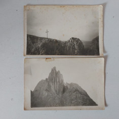 lot 2 fotografii cu varfuri montane din Romania, alb-negru, 14x9cm