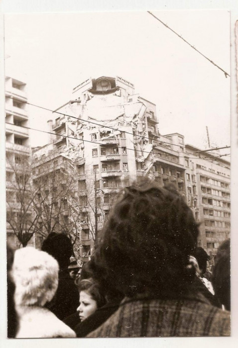 fotografie cutremur 1977 Bucuresti 12x17 cm