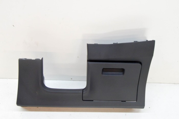 Ornament inferior planșa de bord AUDI E-TRON GEN 2020 OEM: 4KR863075A 16034646
