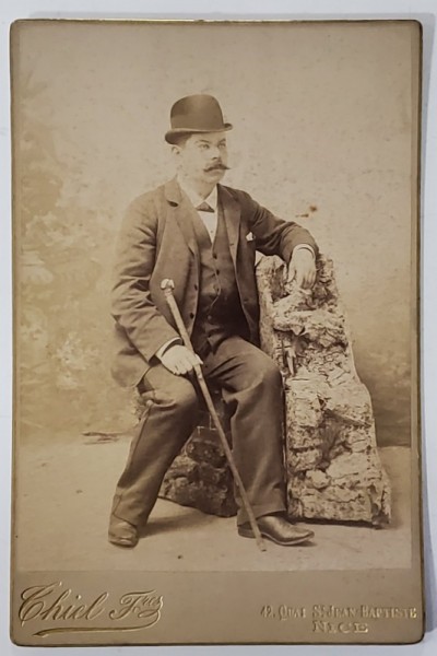 FOTO CHIEL FRERES , NICE , DOMN CU PALARIE SI BASTON , IN STUDIO , FOTOGRAFIE CABINET , CCA. 1900