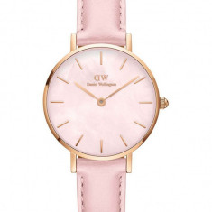 Daniel Wellington ceas Petite 28 Pink leather femei, culoarea roz