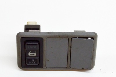 Comutator &amp;icirc;nchidere centralizată TOYOTA YARIS _P1_ 2002 OEM: 543-0N23,55539-32010 15015242 foto