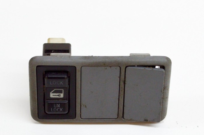 Comutator &icirc;nchidere centralizată TOYOTA YARIS _P1_ 2002 OEM: 543-0N23,55539-32010 15015242