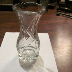 CY - Vaza sticla / cristal veche deosebita groasa in carne / H: 18,50 cm D: 9 cm