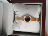 Vand ceas de dama, stare foarte buna, original, superb, se ofera si o cutie cadou!! EDITIE LIMITATA!!