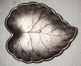 Un deosebit mai vechi vide-poche / forma de frunza /lipsa codita /marcaj &quot;QUIST&quot;
