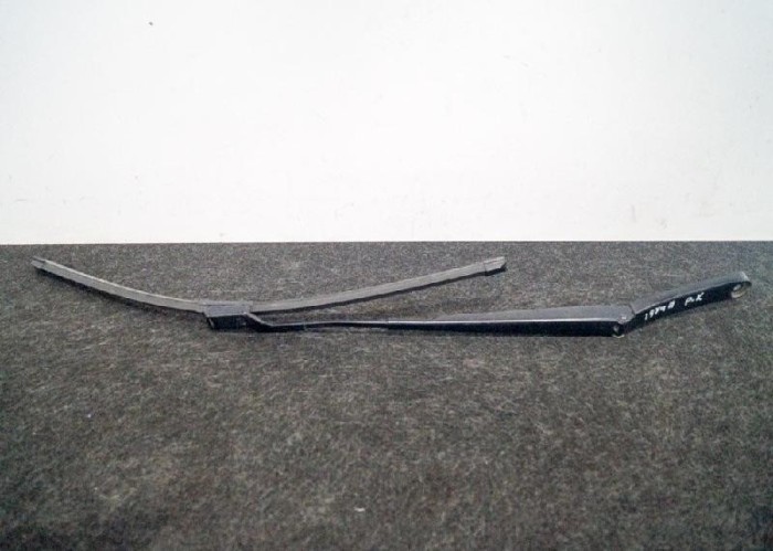 Braț ștergător față VW PASSAT CC 357 2008 OEM: 3C8955409 2648159
